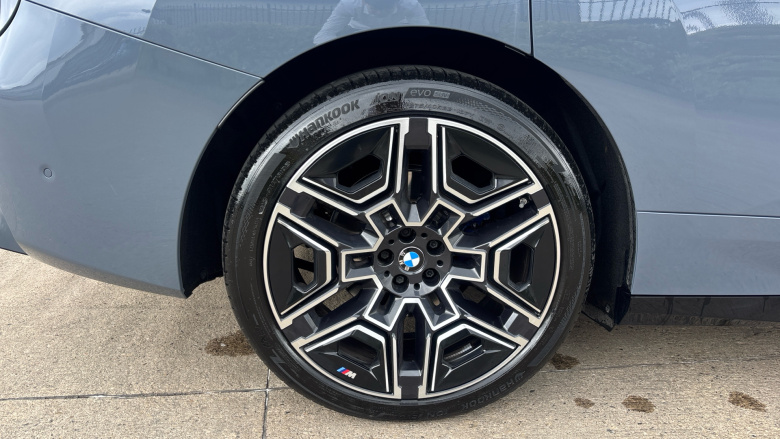 BMW iX 300kW xDrive45 M Sport 101kWh 5dr Auto Electric Estate